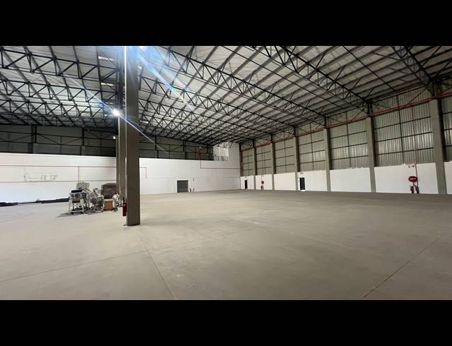 2,500M² WAREHOUSE TO LET IN SPARTAN